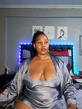 Snapshot of Toya_P chatting on November 2025 07:36:03 PM Toya P online show from November 2025 07:36:03 PM