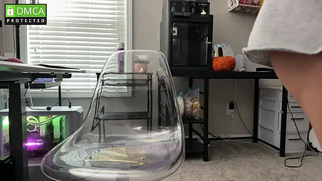 Snapshot of Cosmic_Rose chatting on November 2025 02:50:01 PM Cosmic Rose online show from November 2025 02:50:01 PM