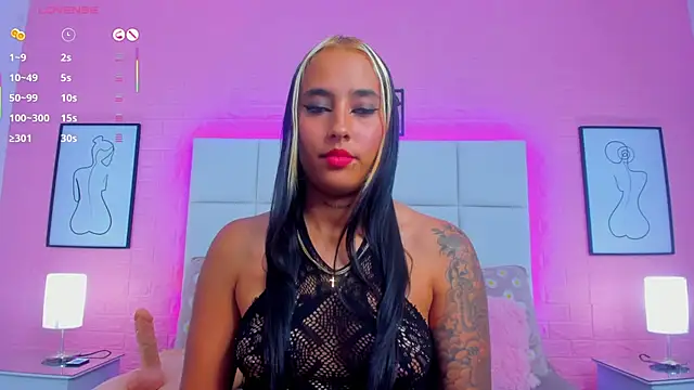 Snapshot of charlotte_kisss chatting on June 2026 05:14:02 PM charlotte kisss online show from June 2026 05:14:02 PM