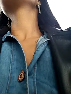 Snapshot of Astrid-- chatting on December 2024 02:59:01 PM Astrid-- online show from December 2024 02:59:01 PM