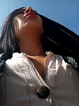 Snapshot of Astrid-- chatting on January 2025 03:04:02 PM Astrid-- online show from January 2025 03:04:02 PM