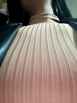 Snapshot of Astrid-- chatting on February 2025 03:05:01 PM Astrid-- online show from February 2025 03:05:01 PM