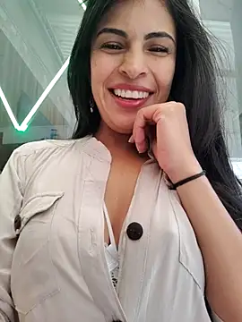 Snapshot of Astrid-- chatting on October 2025 08:33:01 PM Astrid-- online show from October 2025 08:33:01 PM