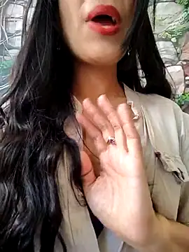 Snapshot of Astrid-- chatting on November 2025 07:46:02 PM Astrid-- online show from November 2025 07:46:02 PM