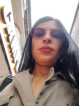 Snapshot of Astrid-- chatting on December 2025 03:20:01 PM Astrid-- online show from December 2025 03:20:01 PM