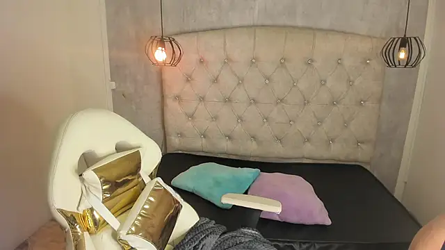 Alice Laurentt online show from February 2025 02:59:01 AM