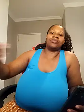 Snapshot of bustylisa1983 chatting on March 2025 12:04:02 PM bustylisa1983 online show from March 2025 12:04:02 PM