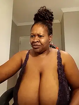 Snapshot of bustylisa1983 chatting on March 2025 08:31:01 AM bustylisa1983 online show from March 2025 08:31:01 AM