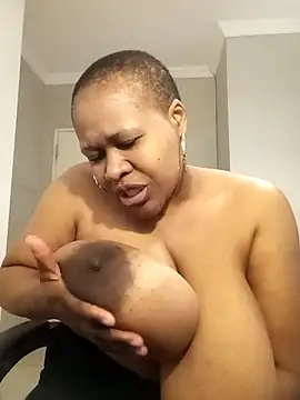 Snapshot of bustylisa1983 chatting on September 2025 08:36:02 AM bustylisa1983 online show from September 2025 08:36:02 AM