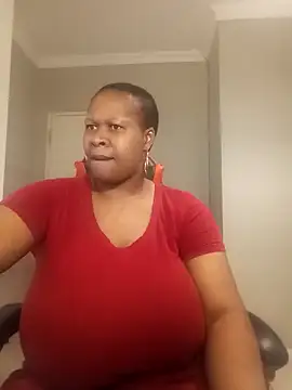 Snapshot of bustylisa1983 chatting on September 2025 02:32:01 PM bustylisa1983 online show from September 2025 02:32:01 PM