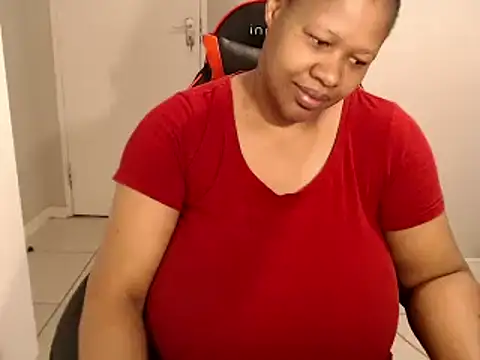 Snapshot of bustylisa1983 chatting on October 2025 06:17:01 AM bustylisa1983 online show from October 2025 06:17:01 AM