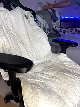 Snapshot of boymoon_20 chatting on September 2025 11:05:01 PM boymoon 20 online show from September 2025 11:05:01 PM