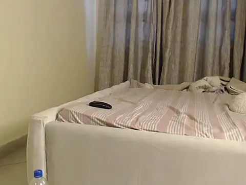 Snapshot of CurvyGlass chatting on January 2025 03:40:02 AM CurvyGlass online show from January 2025 03:40:02 AM