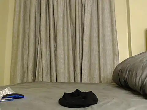 Snapshot of CurvyGlass chatting on February 2025 02:58:02 AM CurvyGlass online show from February 2025 02:58:02 AM