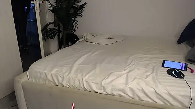 Snapshot of CurvyGlass chatting on October 2025 02:34:01 AM CurvyGlass online show from October 2025 02:34:01 AM