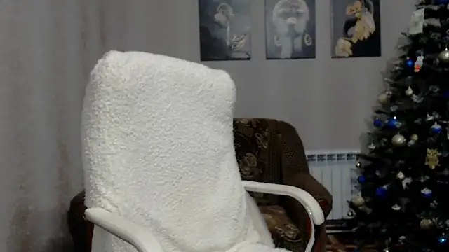 Snapshot of koroleva70 chatting on January 2025 07:08:01 PM koroleva70 online show from January 2025 07:08:01 PM