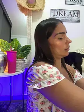 Mau White online show from February 2025 06:04:01 PM