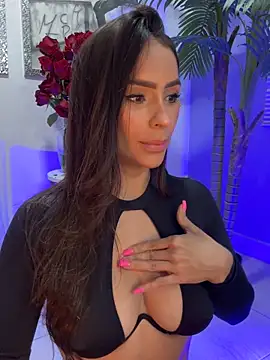 Snapshot of Mau_White chatting on March 2026 01:36:02 AM Mau White online show from March 2026 01:36:02 AM