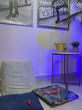 Snapshot of Mau_White chatting on March 2026 02:37:01 AM Mau White online show from March 2026 02:37:01 AM