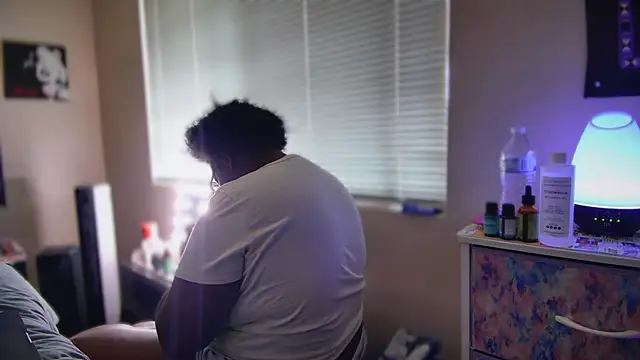 Yagurl  west online show from February 2025 08:57:01 PM