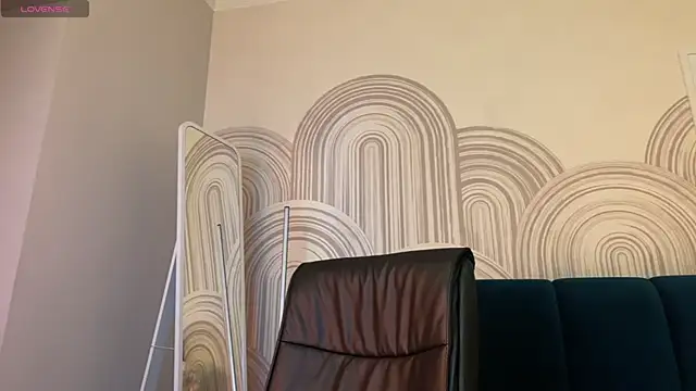 viviann evans online show from April 2026 01:05:02 AM