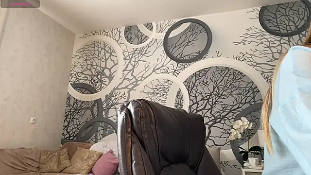 viviann evans online show from May 2026 01:03:02 AM