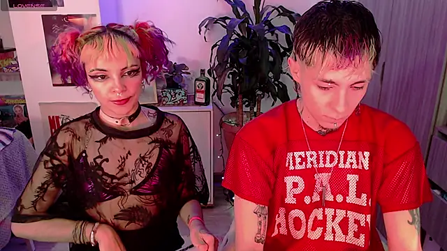 Snapshot of badeyes_crazygoat chatting on October 2025 11:38:02 AM badeyes crazygoat online show from October 2025 11:38:02 AM