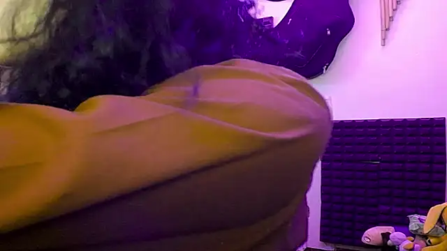 Snapshot of zoejhonny chatting on December 2025 01:12:02 AM zoejhonny online show from December 2025 01:12:02 AM