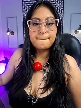 Snapshot of Amber_gold_ chatting on May 2026 04:06:02 AM Amber gold online show from May 2026 04:06:02 AM
