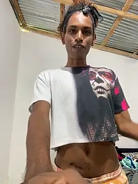 Snapshot of lau_sil chatting on December 2025 07:54:01 PM lau sil online show from December 2025 07:54:01 PM