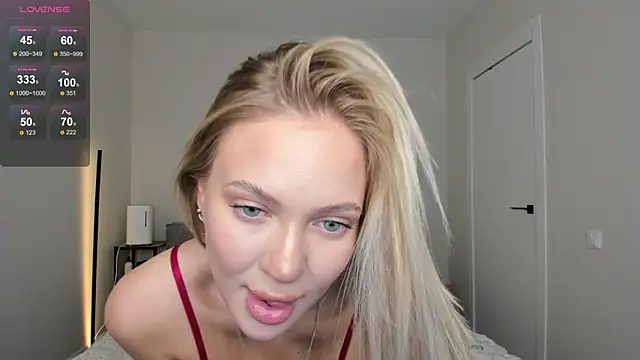 sarahphyllis online show from April 2026 08:55:01 PM