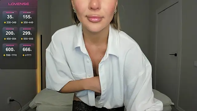 Snapshot of sarahphyllis chatting on June 2026 09:48:01 PM sarahphyllis online show from June 2026 09:48:01 PM