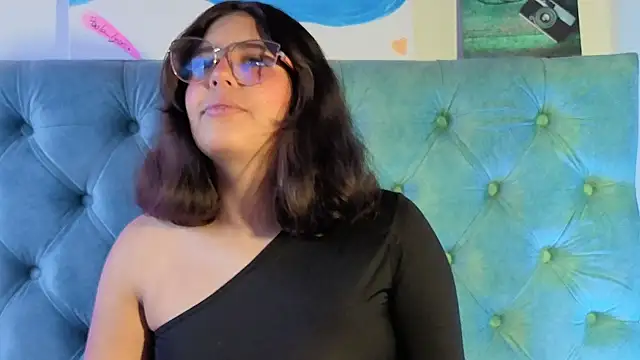 Paola Lyon  online show from March 2026 12:34:01 PM