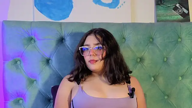 Paola Lyon  online show from April 2026 10:41:02 PM