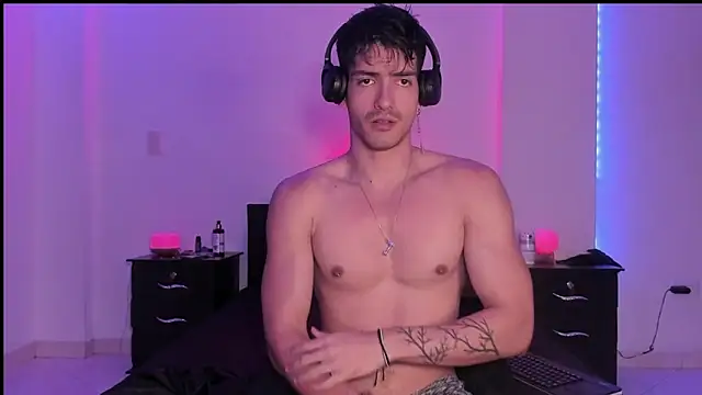 Snapshot of magnusifrit chatting on February 2025 09:04:01 PM magnusifrit online show from February 2025 09:04:01 PM