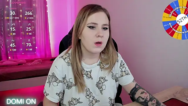 Olivia Munk online show from February 2025 10:15:02 AM