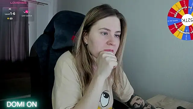 Olivia Munk online show from February 2025 06:37:01 AM