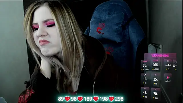 Olivia Munk online show from December 2025 04:54:01 AM