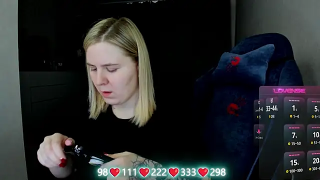 Olivia Munk online show from April 2026 06:36:01 AM