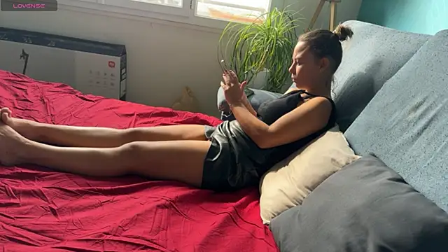 BabyNila online show from March 2025 01:51:01 PM