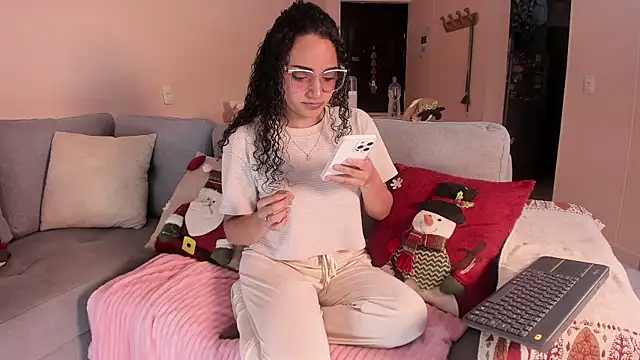 Snapshot of DAHLIA_BROWNIE chatting on December 2025 03:55:01 AM DAHLIA BROWNIE online show from December 2025 03:55:01 AM