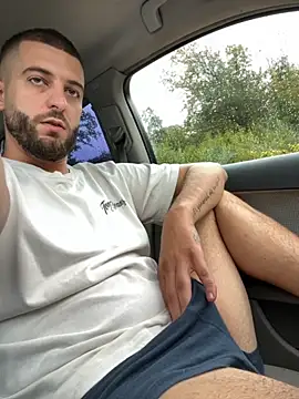 Snapshot of ElChapoGuzman95 chatting on September 2025 05:33:01 AM ElChapoGuzman95 online show from September 2025 05:33:01 AM