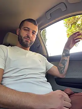 Snapshot of ElChapoGuzman95 chatting on November 2025 07:31:01 AM ElChapoGuzman95 online show from November 2025 07:31:01 AM