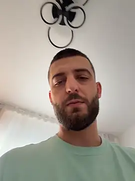 Snapshot of ElChapoGuzman95 chatting on February 2026 10:43:01 AM ElChapoGuzman95 online show from February 2026 10:43:01 AM