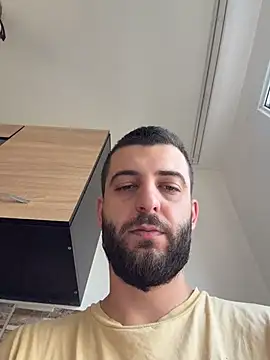 Snapshot of ElChapoGuzman95 chatting on February 2026 06:23:01 AM ElChapoGuzman95 online show from February 2026 06:23:01 AM