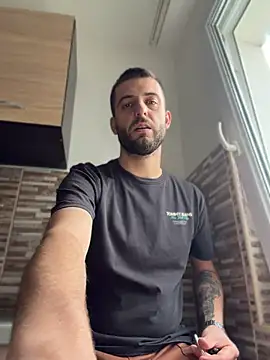 Snapshot of ElChapoGuzman95 chatting on April 2026 04:56:01 AM ElChapoGuzman95 online show from April 2026 04:56:01 AM