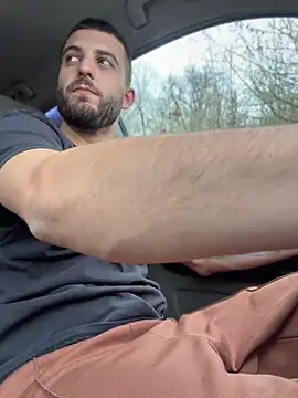 Snapshot of ElChapoGuzman95 chatting on April 2026 07:25:02 AM ElChapoGuzman95 online show from April 2026 07:25:02 AM