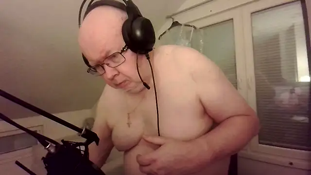 Snapshot of ScrawnyFire chatting on January 2026 05:02:02 AM ScrawnyFire online show from January 2026 05:02:02 AM