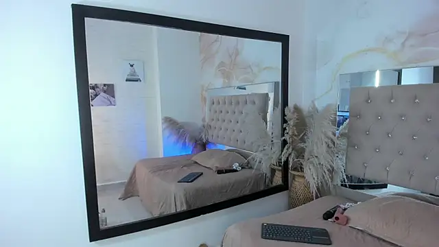 Snapshot of ainaah_ chatting on March 2025 02:41:01 PM ainaah online show from March 2025 02:41:01 PM