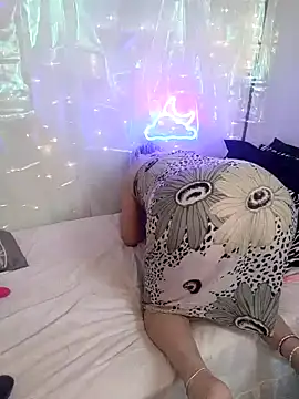 Snapshot of MaggieMoonxxx chatting on January 2025 11:43:01 AM MaggieMoonxxx online show from January 2025 11:43:01 AM